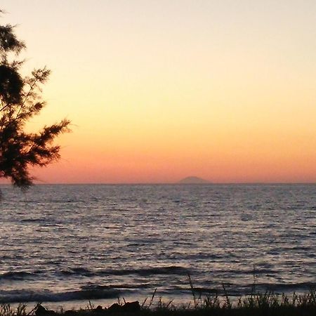 Irida Beach Resort Suites Кипарисия Екстериор снимка