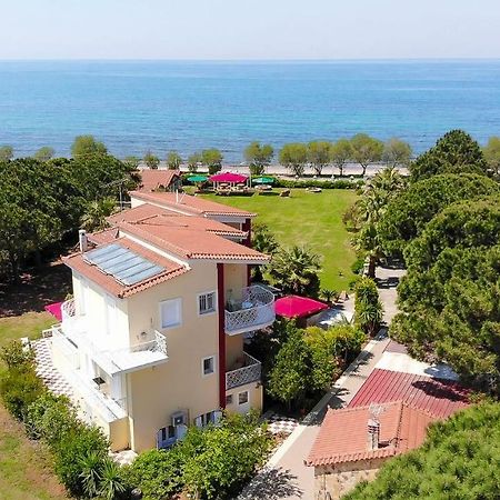 Irida Beach Resort Suites Кипарисия Екстериор снимка