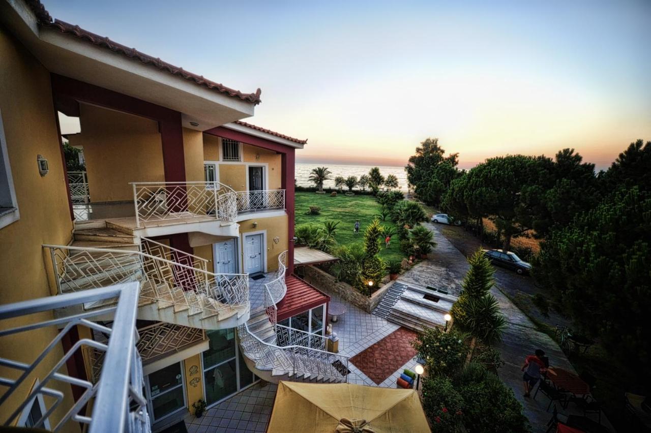 Irida Beach Resort Suites Кипарисия Екстериор снимка