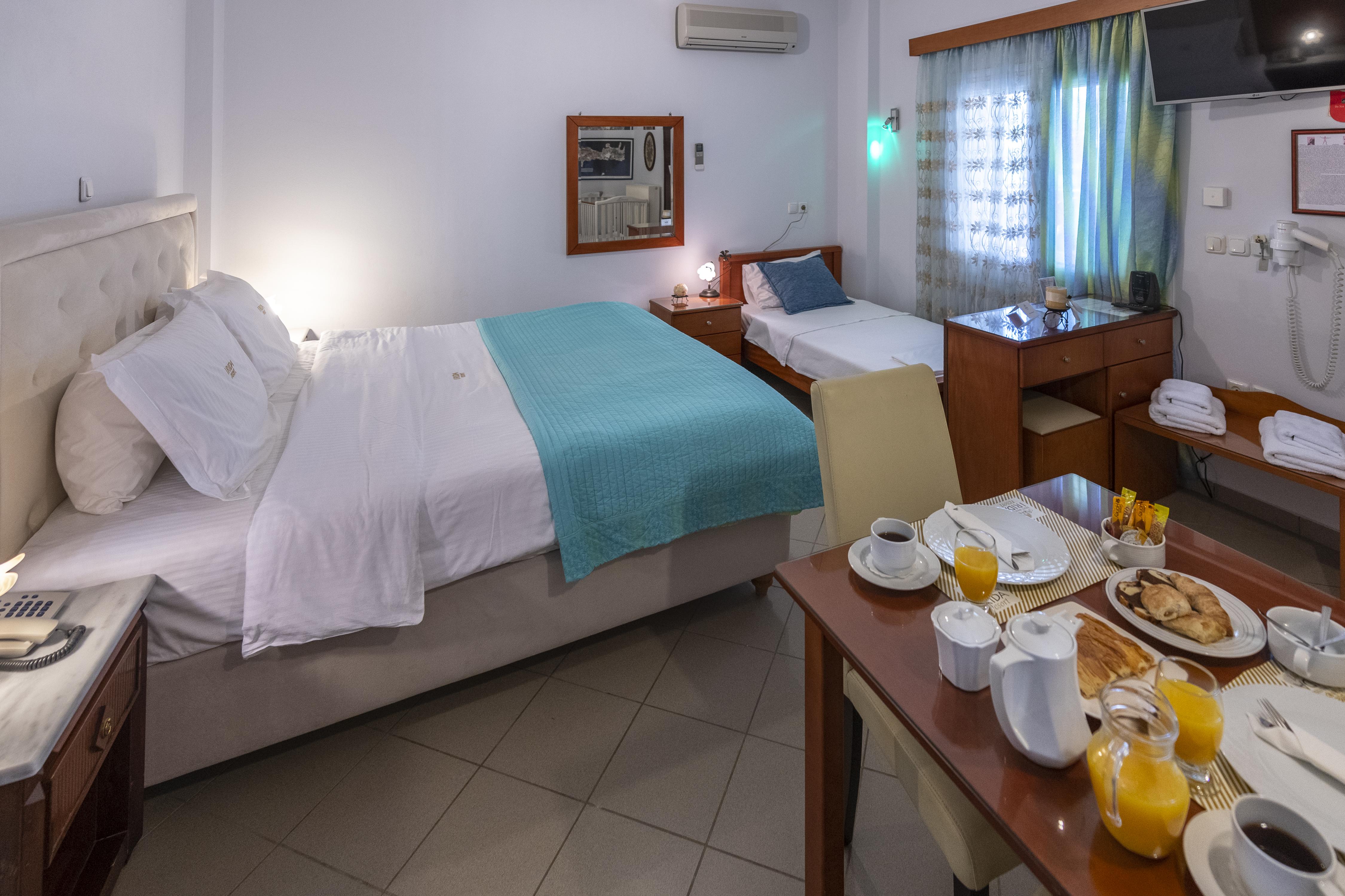Irida Beach Resort Suites Кипарисия Екстериор снимка