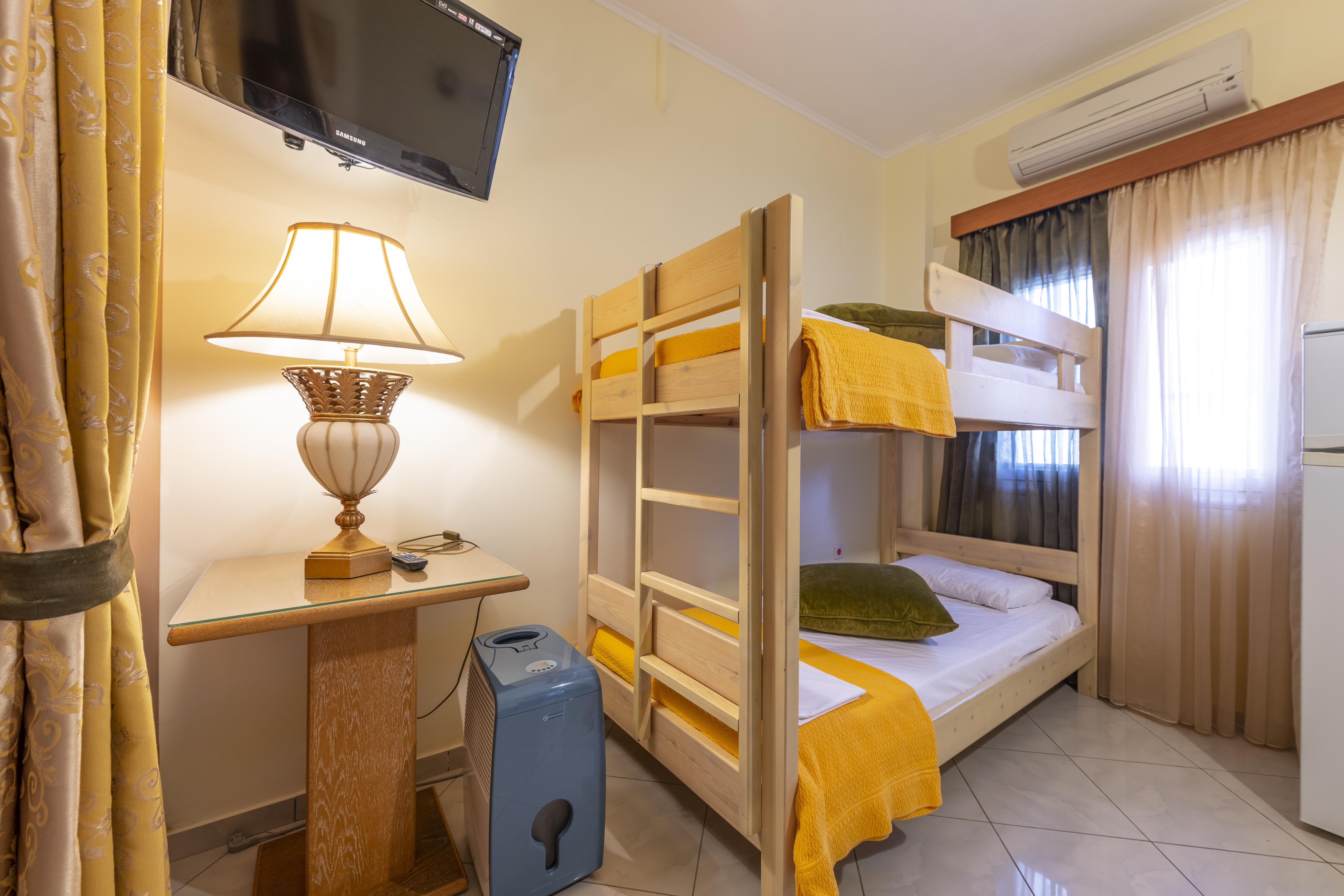 Irida Beach Resort Suites Кипарисия Екстериор снимка