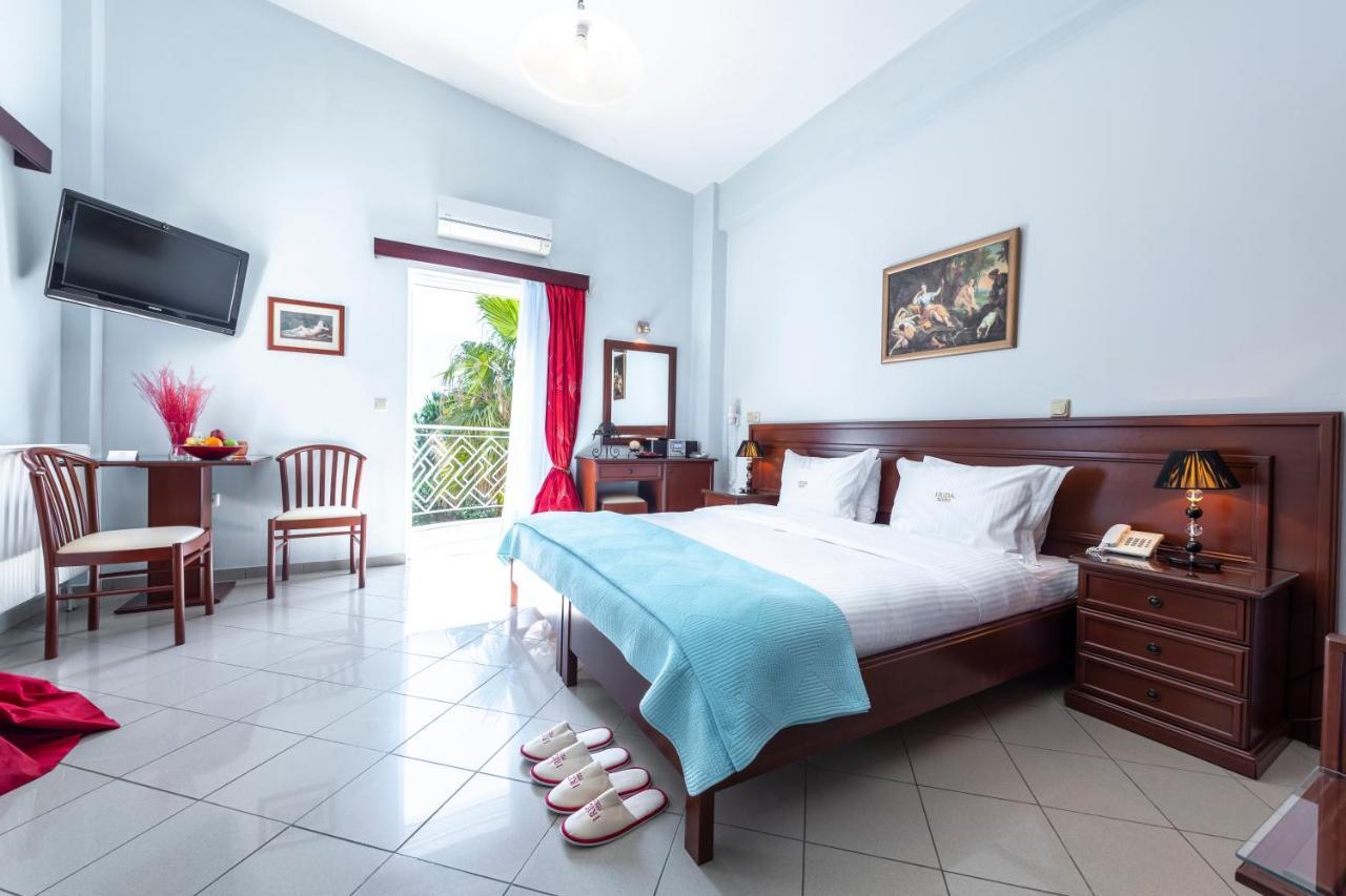 Irida Beach Resort Suites Кипарисия Екстериор снимка