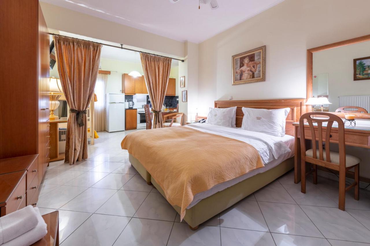Irida Beach Resort Suites Кипарисия Екстериор снимка