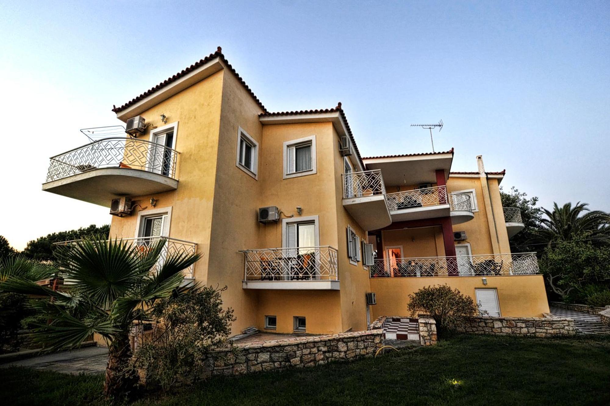 Irida Beach Resort Suites Кипарисия Екстериор снимка