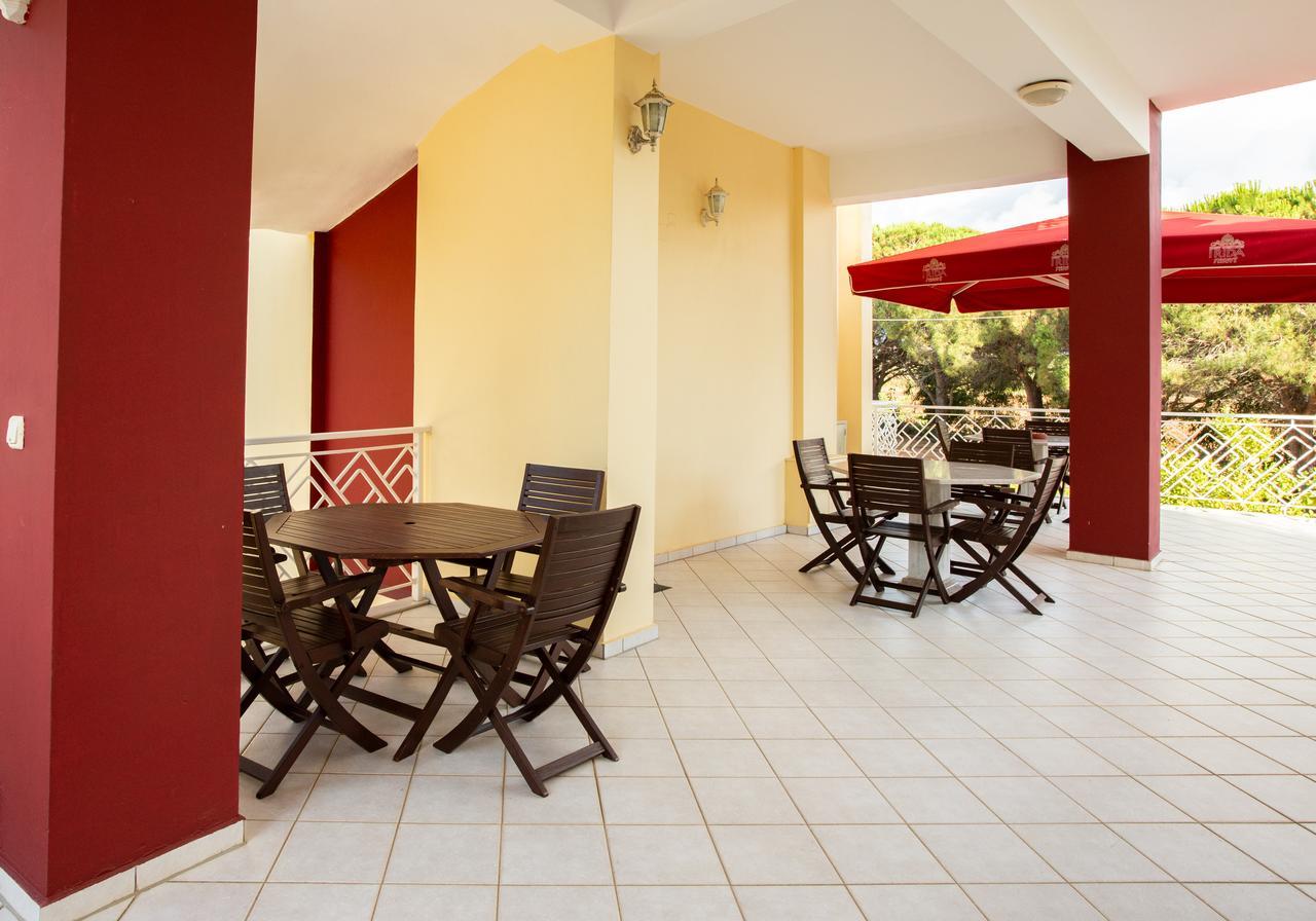 Irida Beach Resort Suites Кипарисия Екстериор снимка