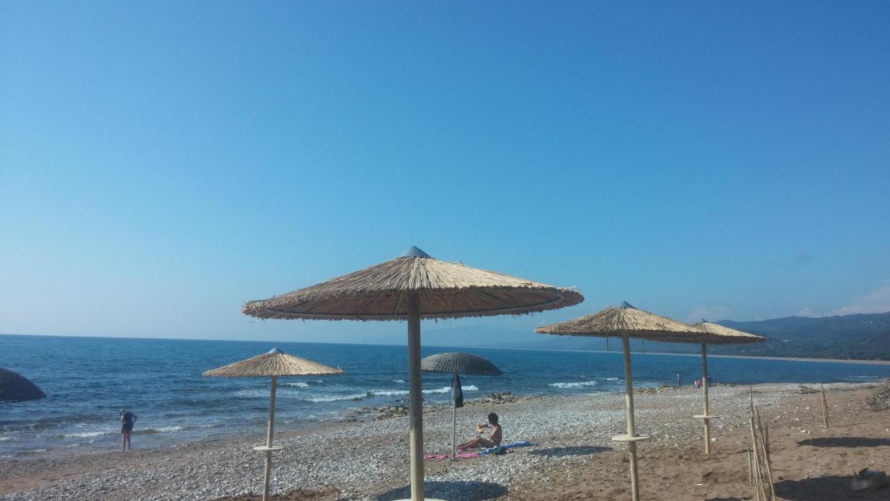 Irida Beach Resort Suites Кипарисия Екстериор снимка