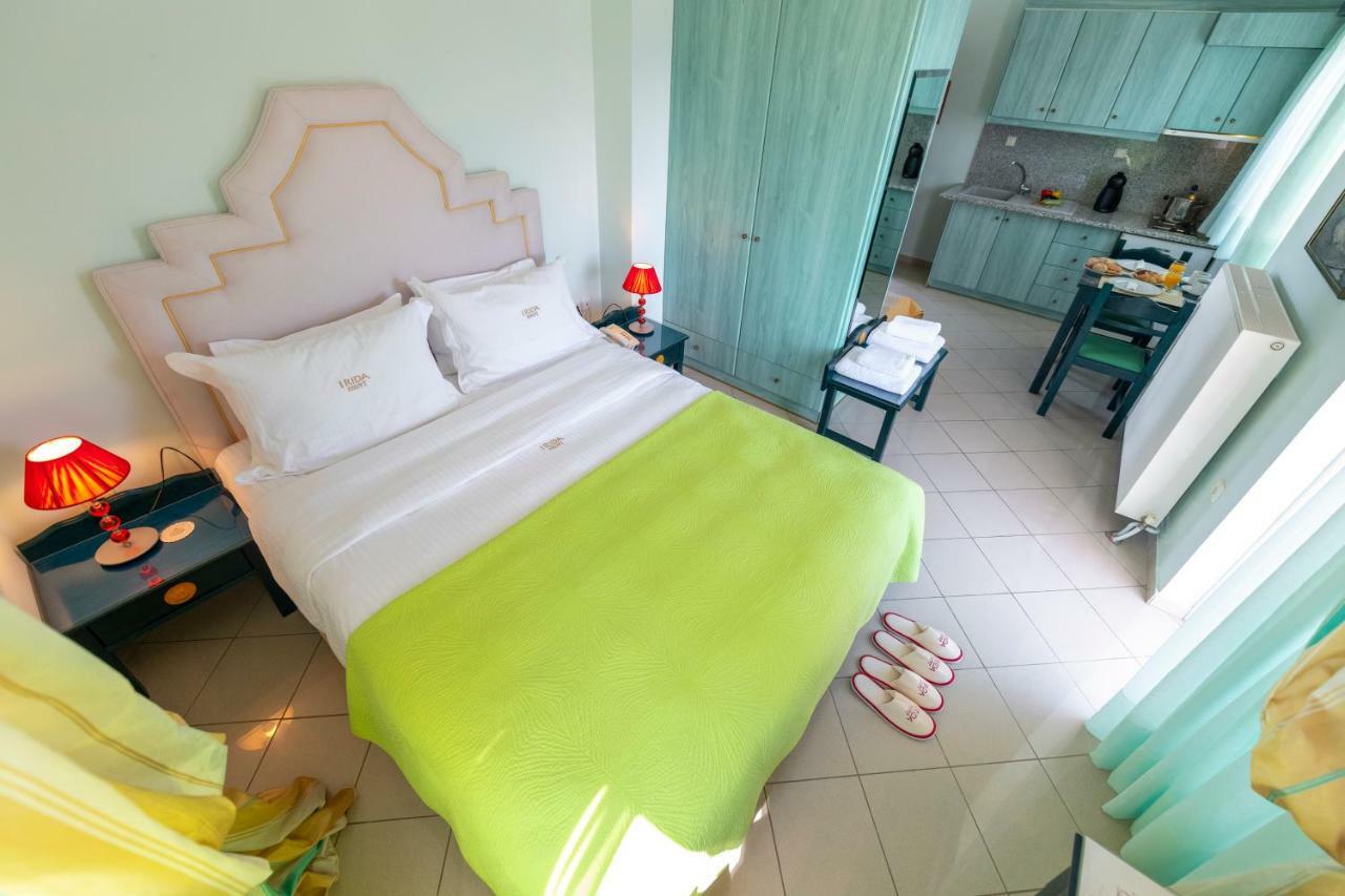 Irida Beach Resort Suites Кипарисия Екстериор снимка