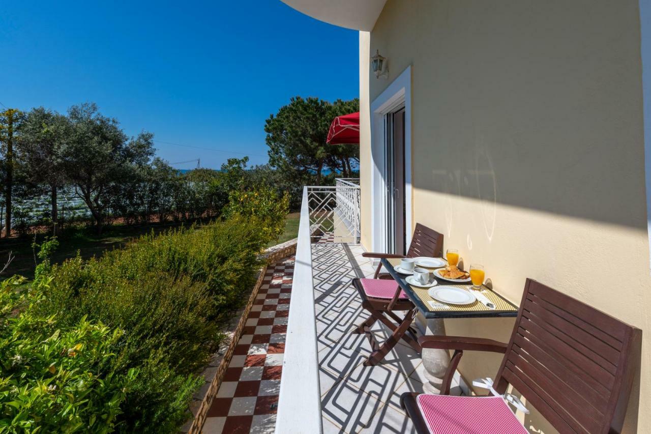Irida Beach Resort Suites Кипарисия Екстериор снимка