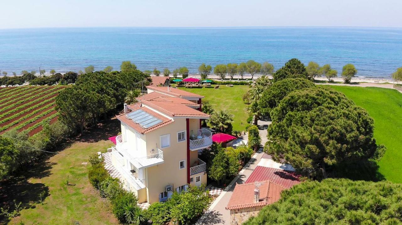 Irida Beach Resort Suites Кипарисия Екстериор снимка