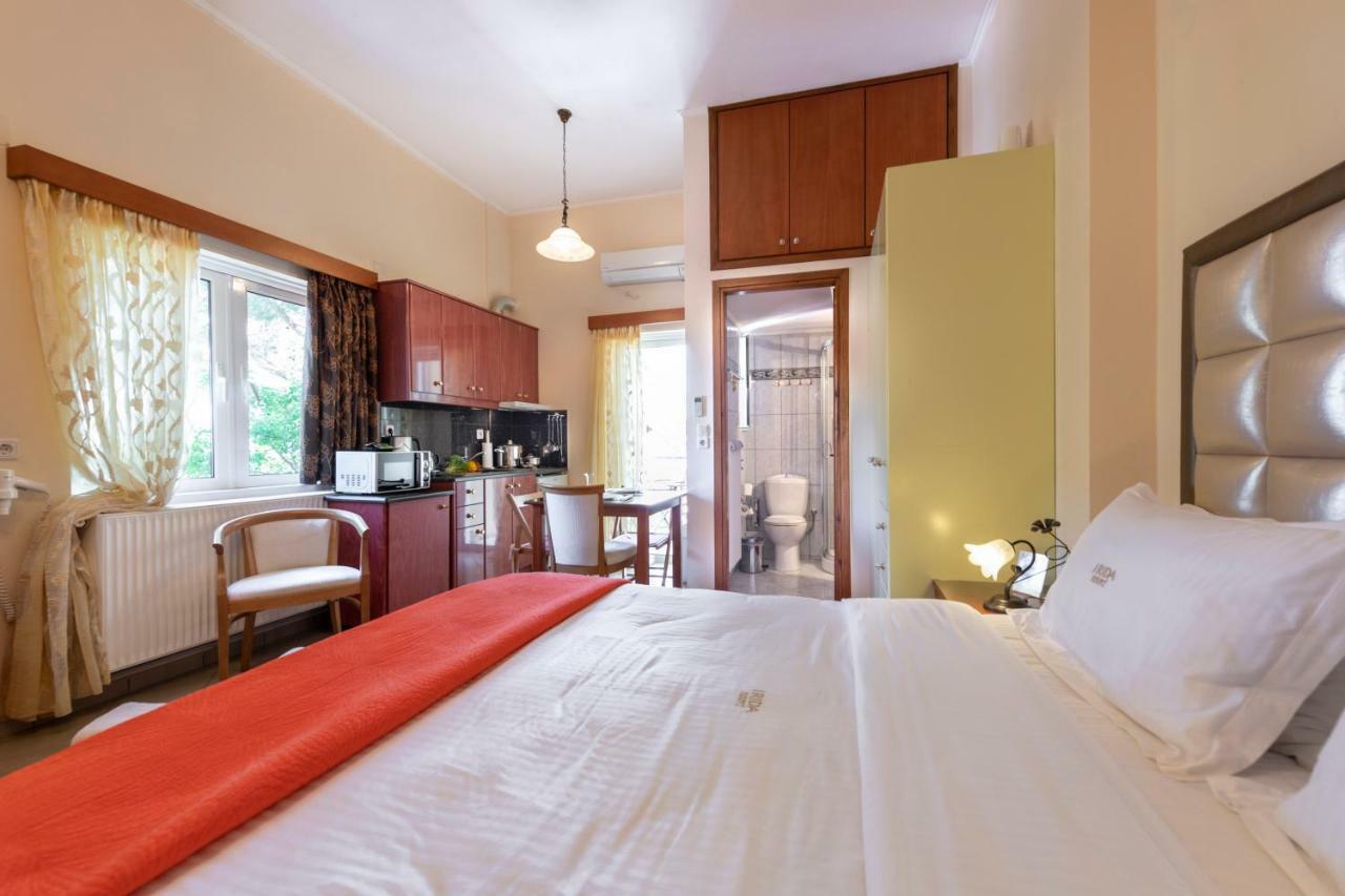 Irida Beach Resort Suites Кипарисия Екстериор снимка